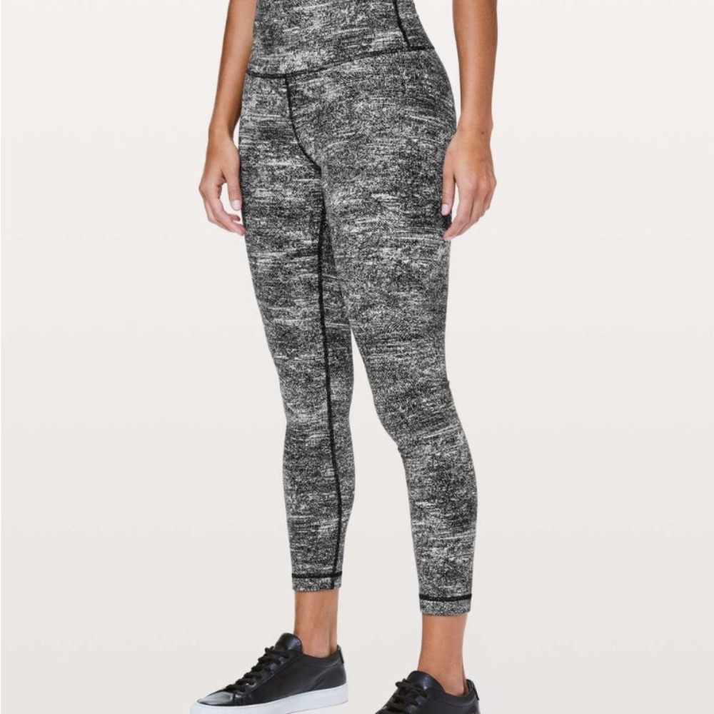Lululemon Athletica Black and Gray Leggings with Mottled Pattern